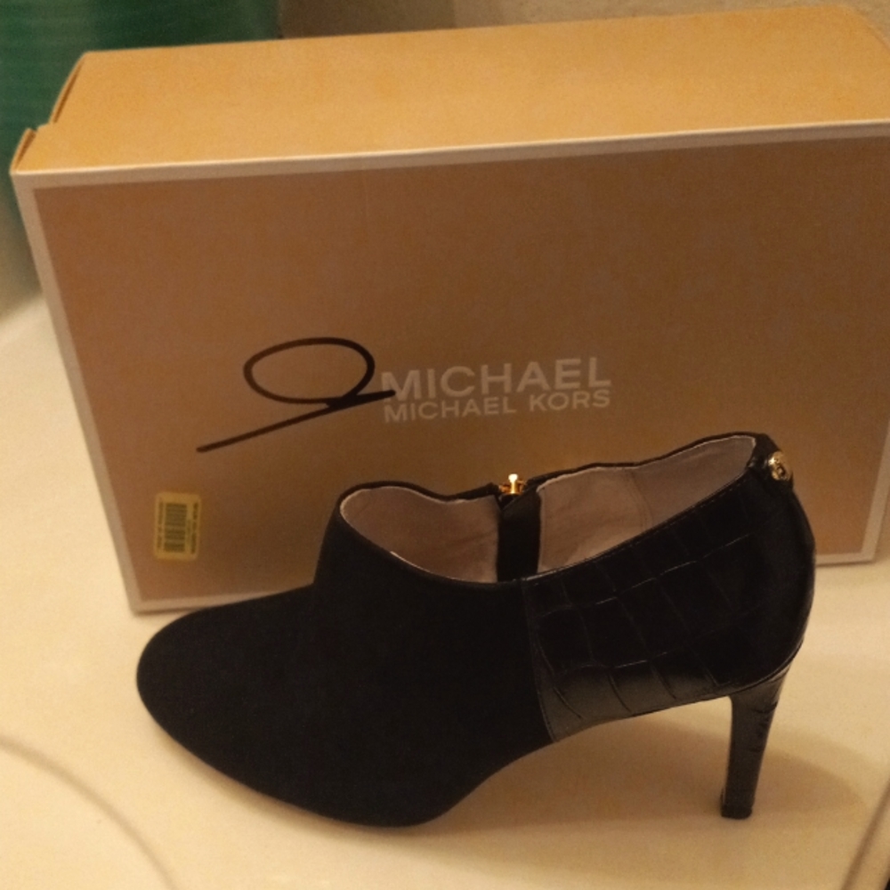 MICHEAL KORS ankle boots